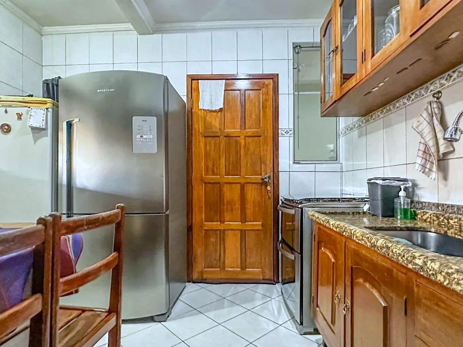 SOBRADO COM PISCINA NA FLOR DO VALE - TREMEMBÉ - 305M²