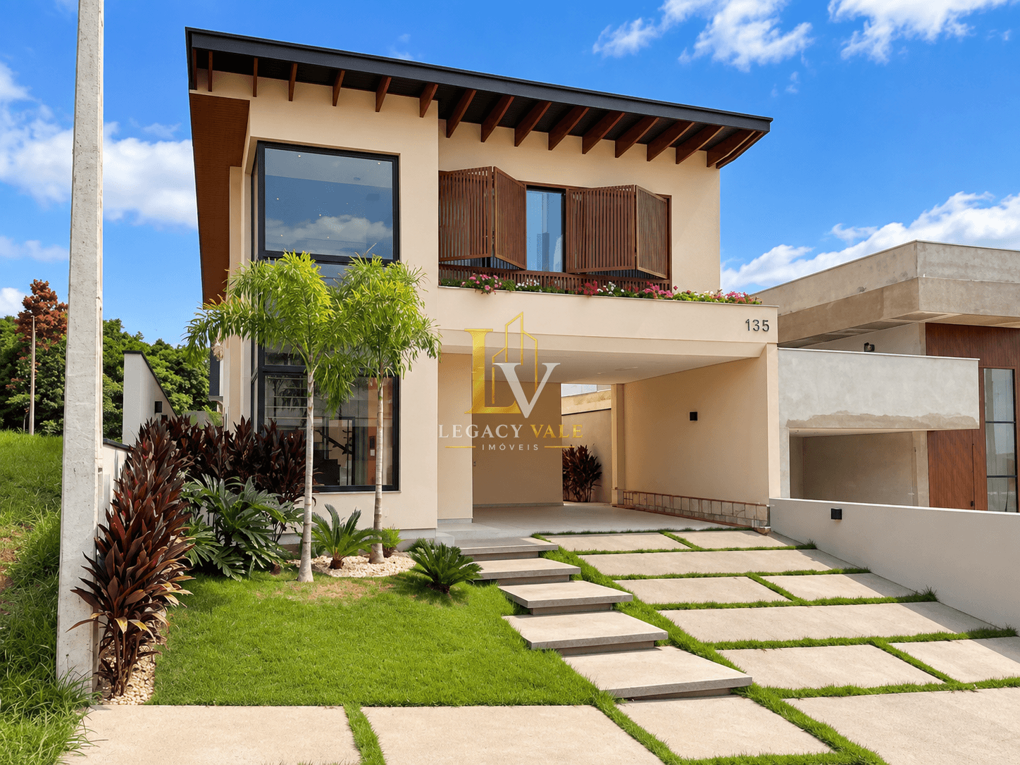 CASA NOVA NO CONDOMÍNIO RESIDENCIAL FOGAÇA - JACAREÍ - 196M²