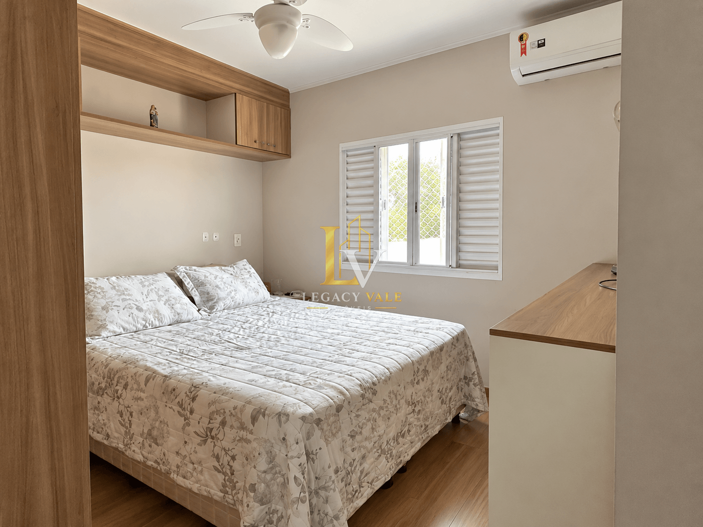 SOBRADO NO CONDOMÍNIO JARDIM VILLAGIO - PIRACANGAGUÁ, TAUBATÉ - 90M²