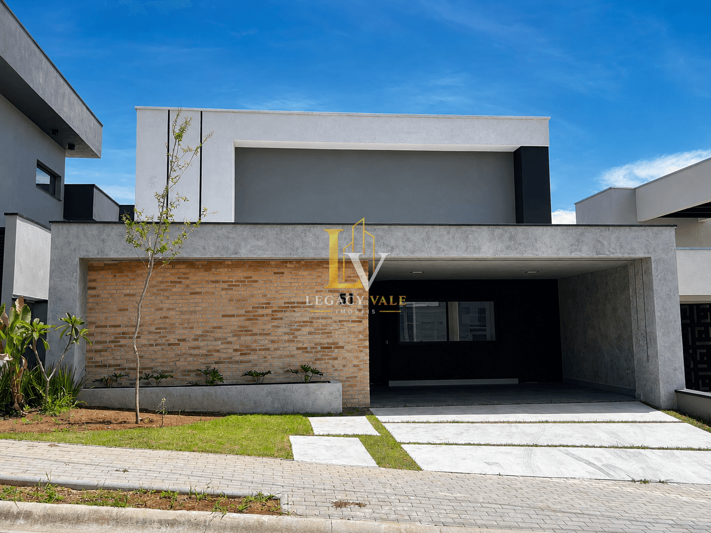 CASA A VENDA EM CONDOMÍNIO SANTA MONICA - CAÇAPAVA - 180M2