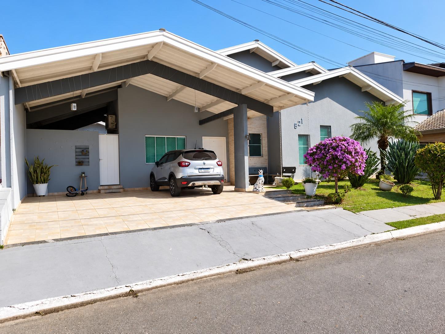 CASA EM CONDOMÍNIO MOBILIADA PARA LOCAÇÃO - PIRACANGAGUÁ, TAUBATÉ - 300M²