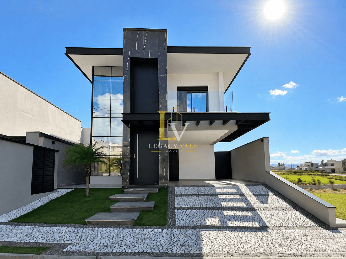 CASA A VENDA EM CONDOMÍNIO FECHADO - RESIDENCIAL MALIBU - 285M2