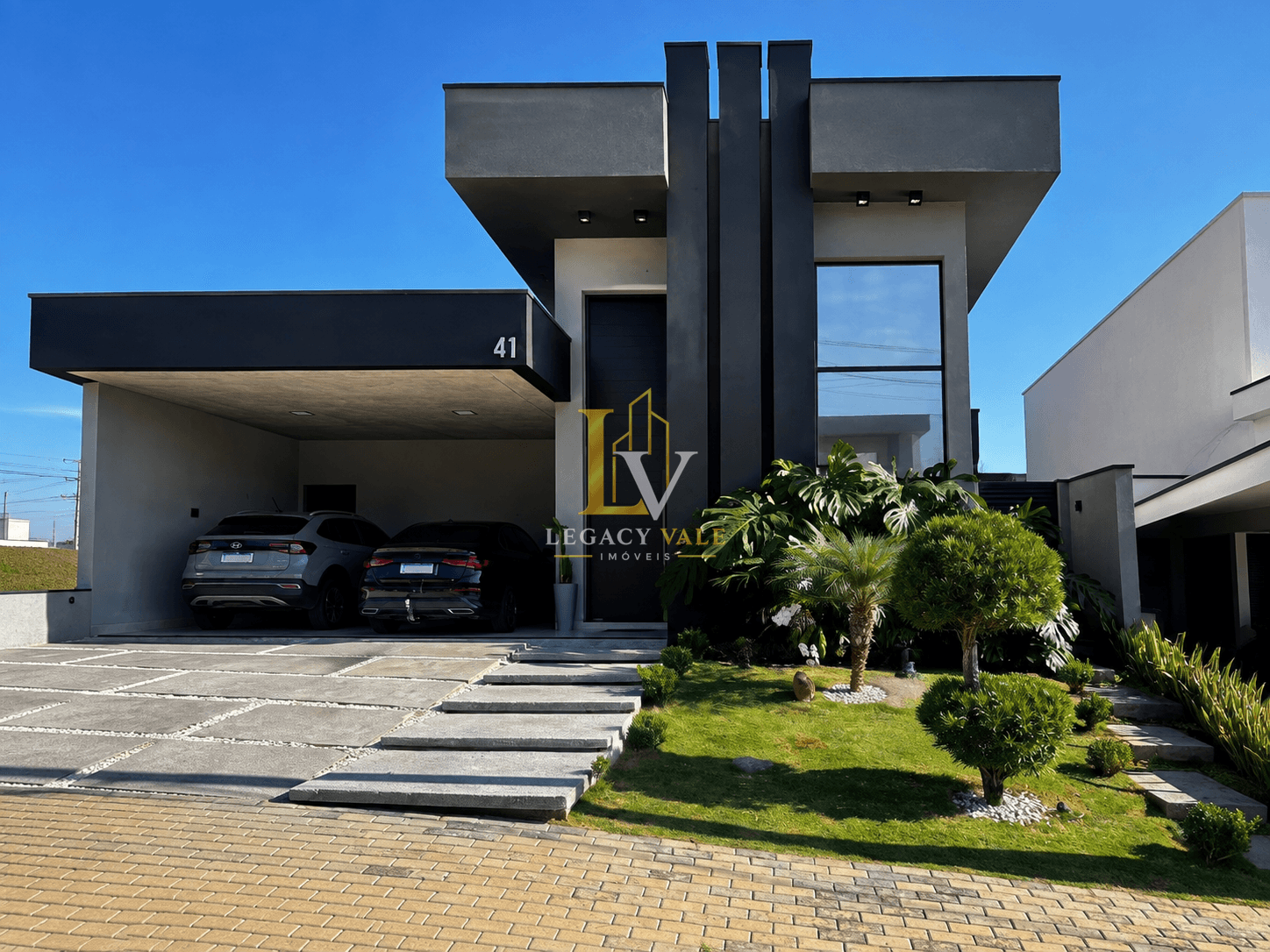 CASA A VENDA CONDOMÍNIO FECHADO - RESIDENCIAL SANTA MONICA - 190m2