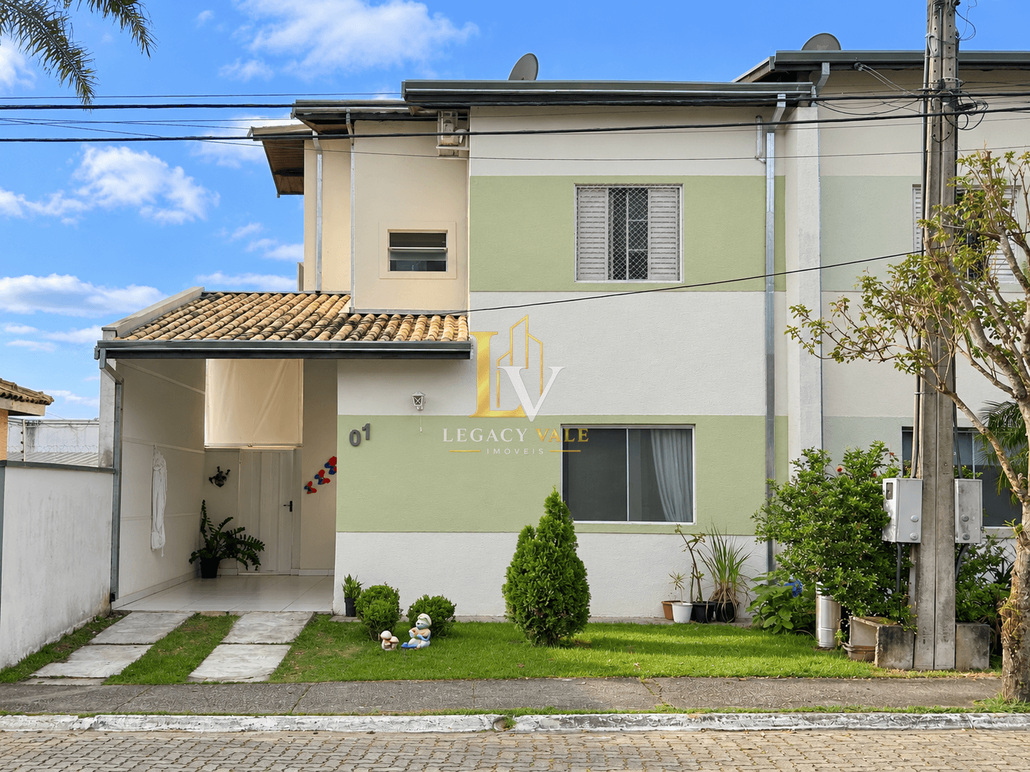 SOBRADO NO CONDOMÍNIO JARDIM VILLAGIO - PIRACANGAGUÁ, TAUBATÉ - 90M²