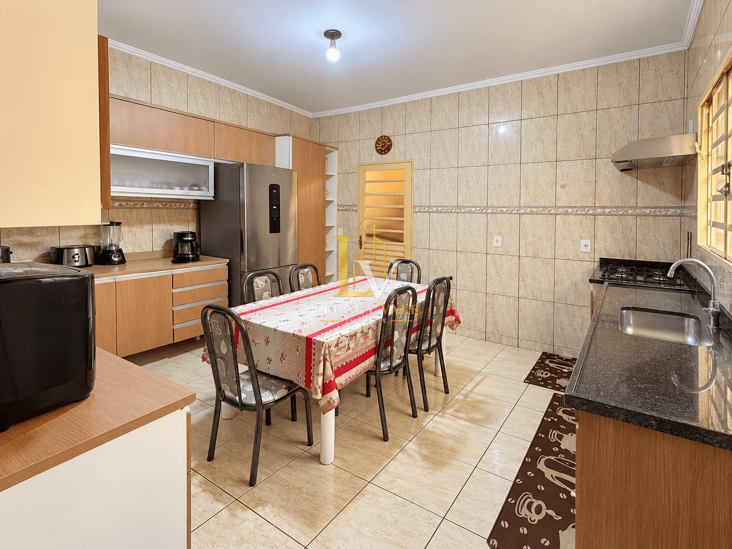 SOBRADO NO JARDIM SANDRA MARIA - TAUBATÉ - 137M²