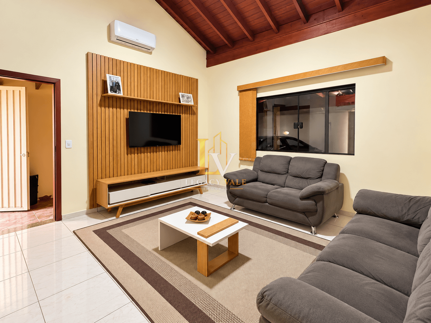 SOBRADO NO JARDIM SANDRA MARIA - TAUBATÉ - 137M²