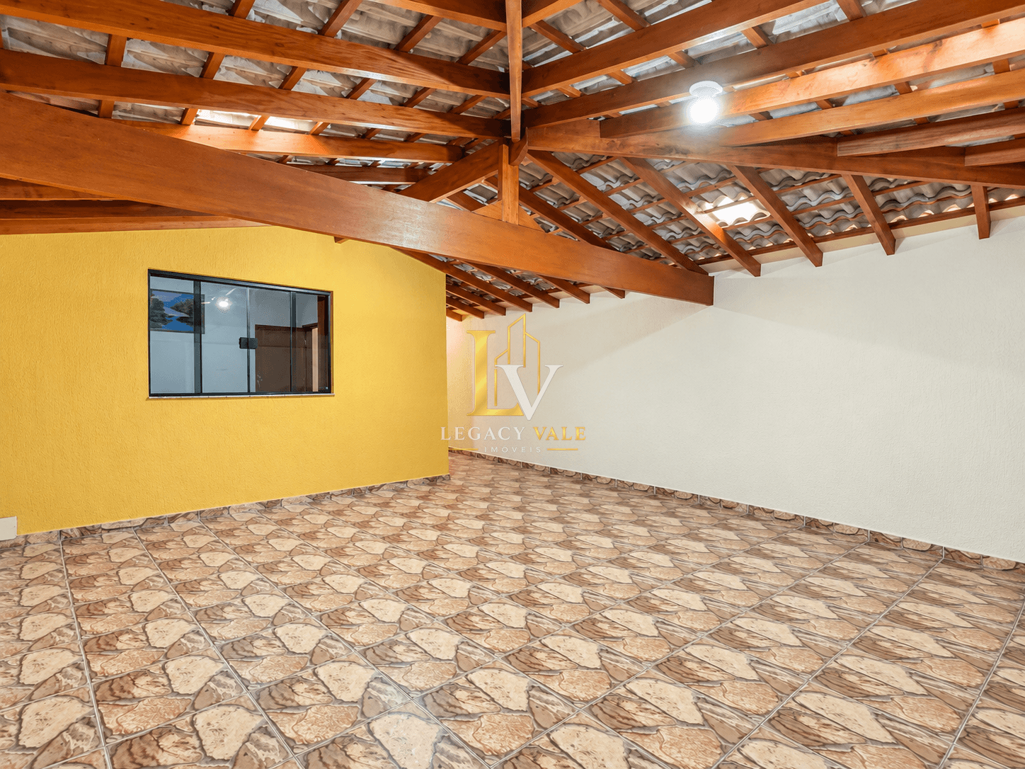 SOBRADO NO JARDIM SANDRA MARIA - TAUBATÉ - 137M²