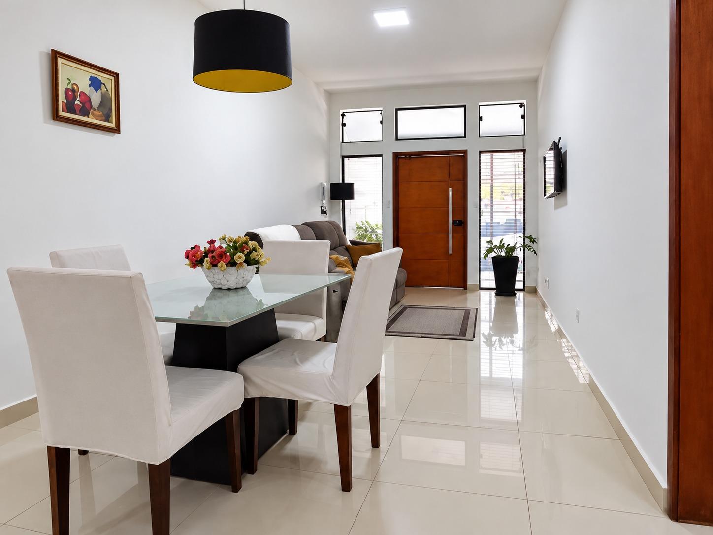 SOBRADO NOVO NO JARDIM DAS NAÇÕES - TAUBATÉ - 180M²