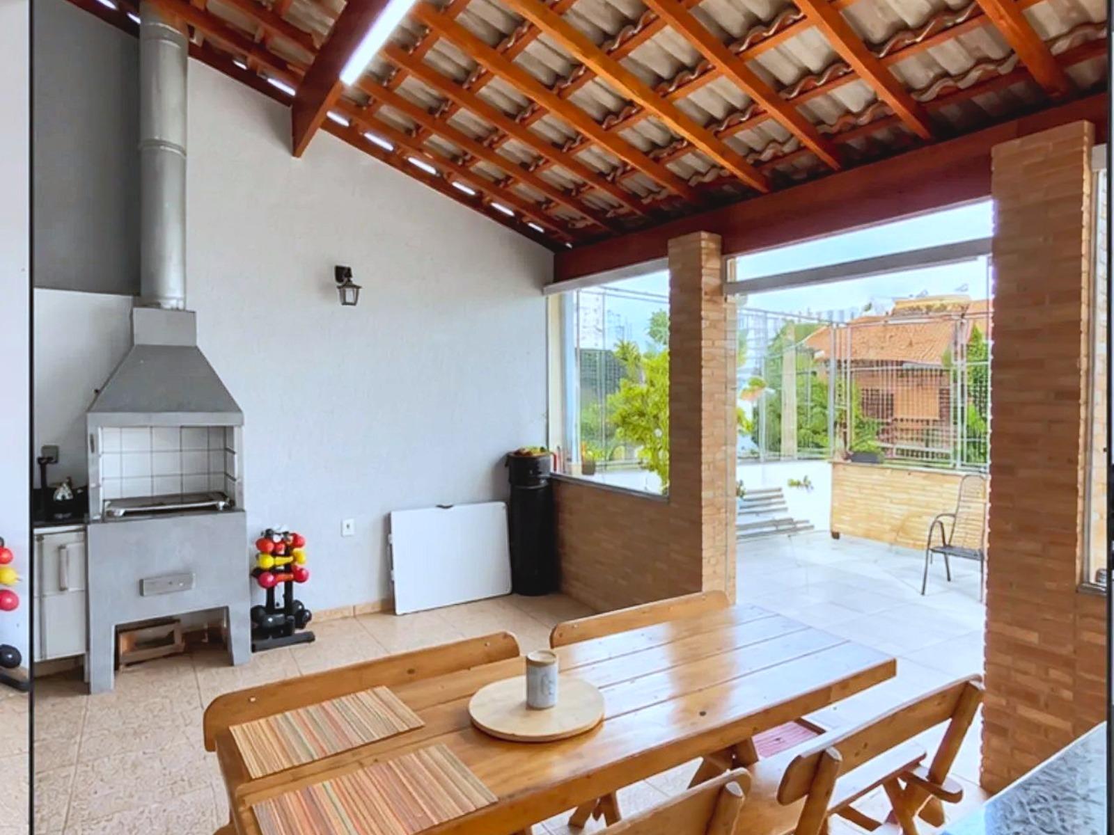 SOBRADO NOVO NO JARDIM DAS NAÇÕES - TAUBATÉ - 180M²
