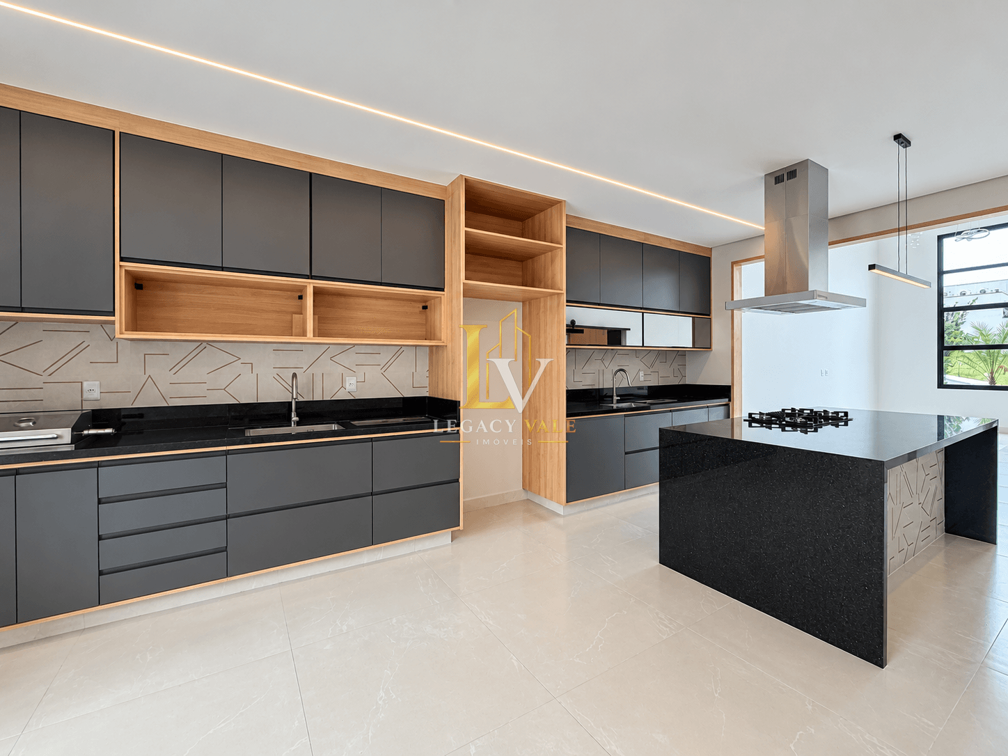 CASA TÉRREA NO CONDOMÍNIO COLINAS DO SOL - TREMEMBÉ - 175M²