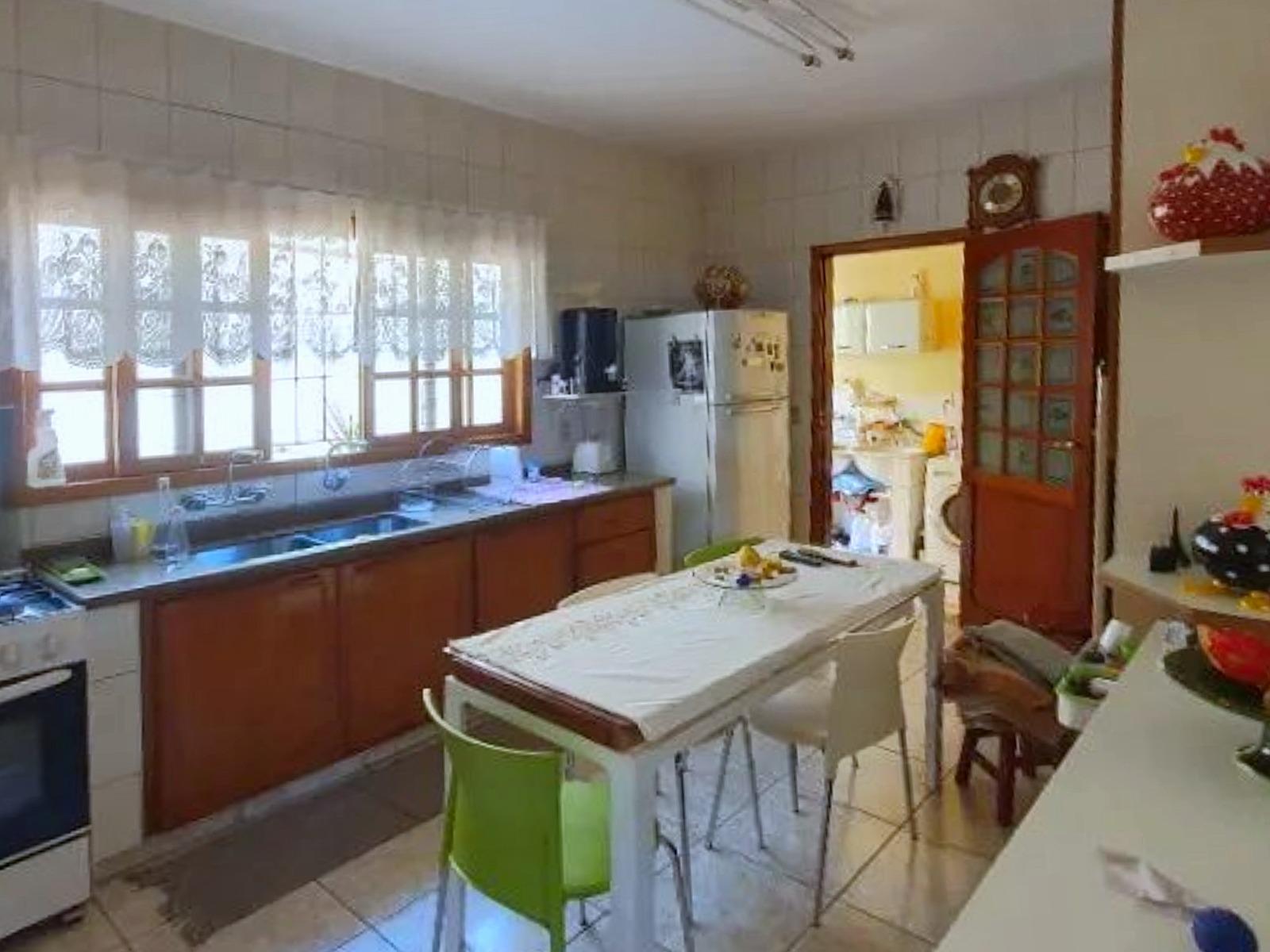 CASA NO JARDIM MARIA CÂNDIDA - CAÇAPAVA - 190M²
