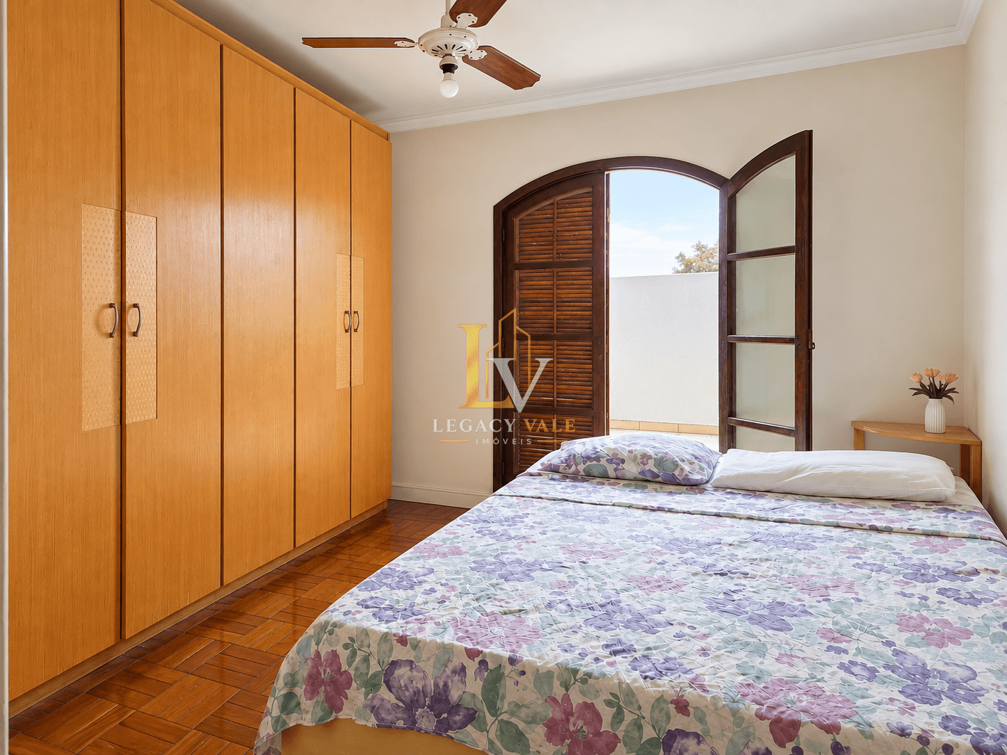 CASA NO JARDIM INDEPENDÊNCIA - TAUBATÉ - 219M² - TERRENO 300M²