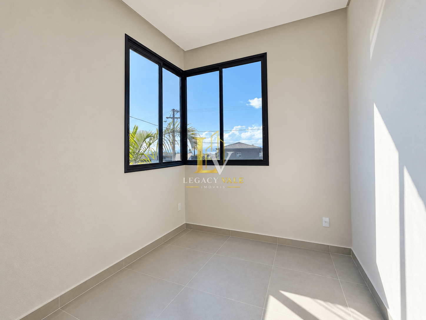 CASA TÉRREA NO CONDOMÍNIO TERRAS DO VALE - CAÇAPAVA - 220M²