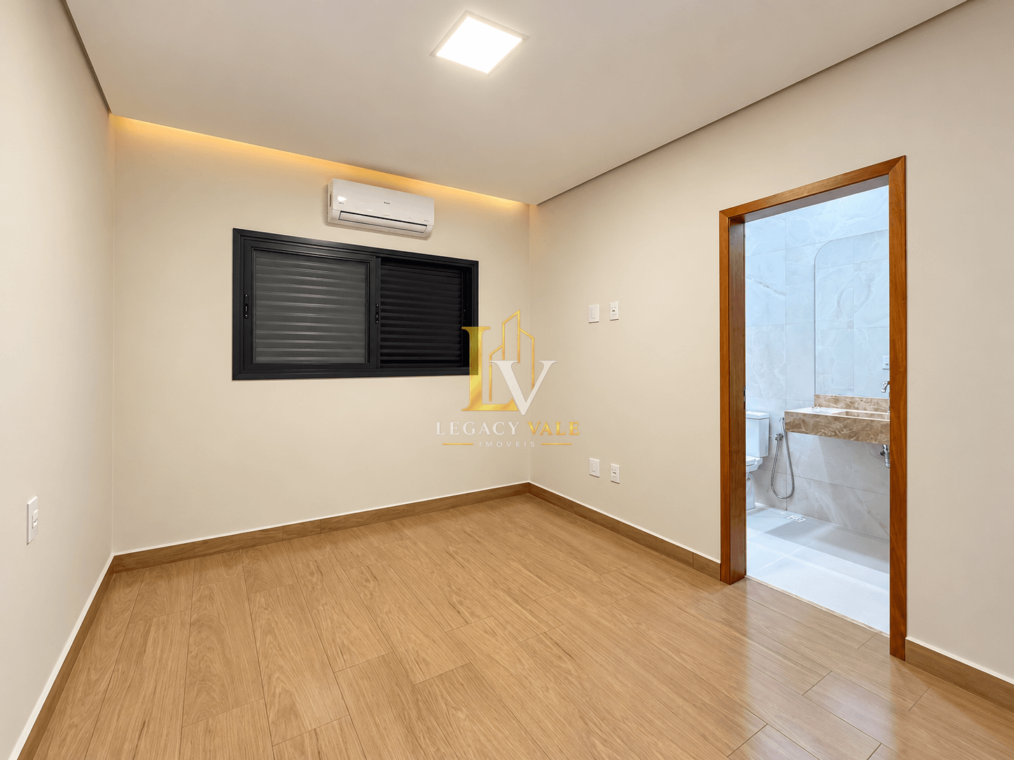 CASA TÉRREA NO CONDOMÍNIO TERRAS DO VALE - CAÇAPAVA - 220M²