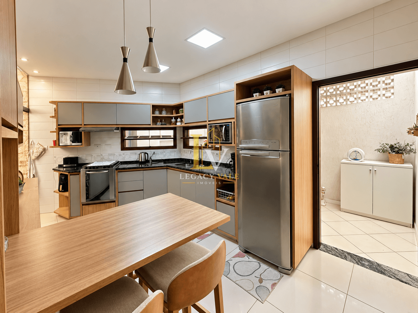 SOBRADO NO ESPLANADA INDEPENDÊNCIA - TAUBATÉ - 235M²