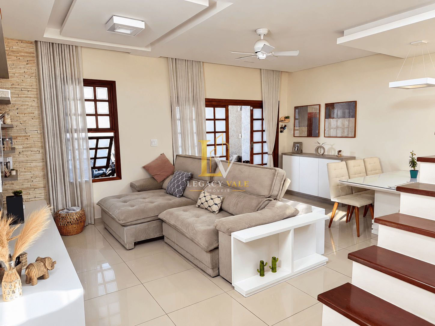 SOBRADO NO ESPLANADA INDEPENDÊNCIA - TAUBATÉ - 235M²