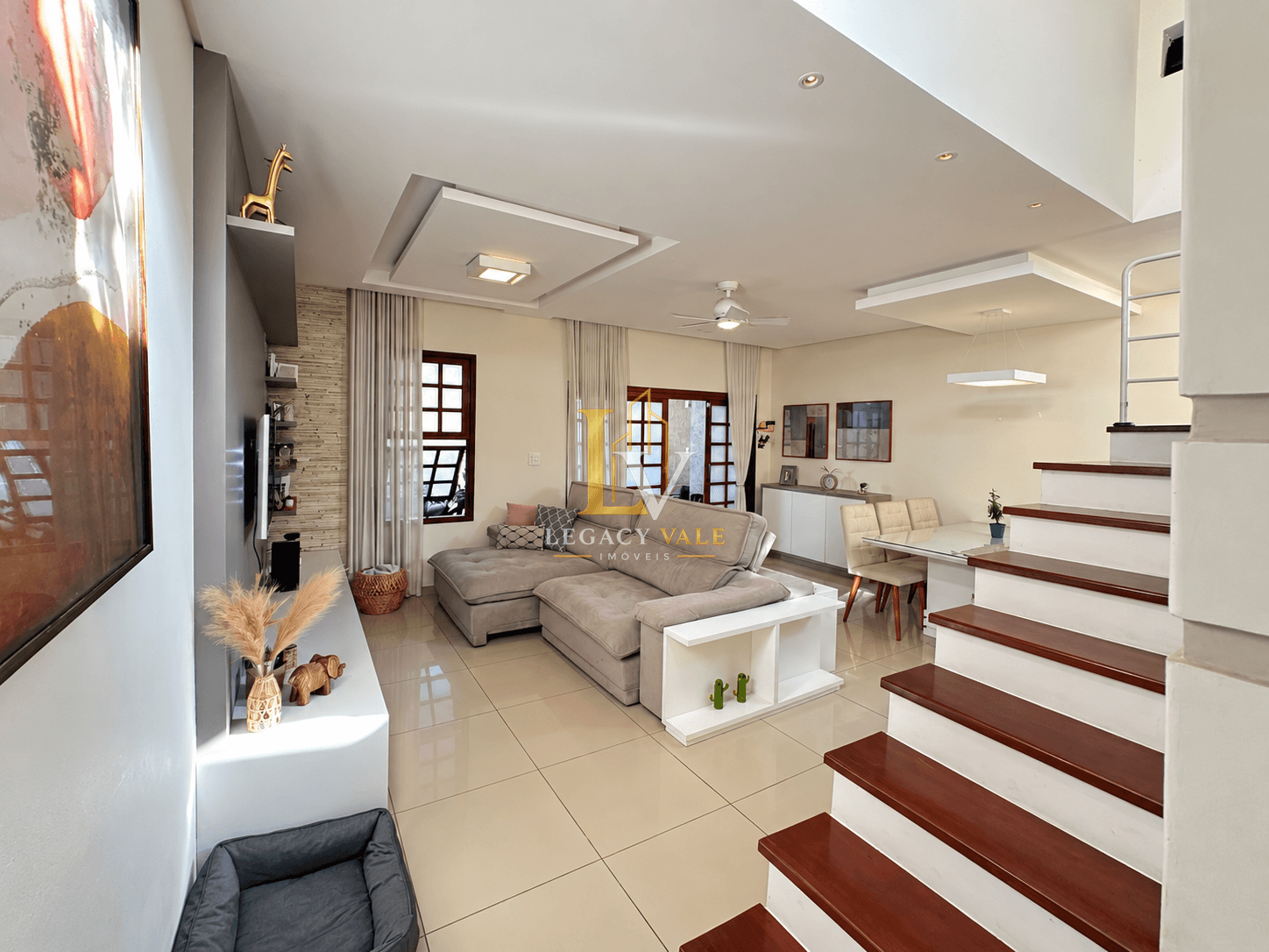 SOBRADO NO ESPLANADA INDEPENDÊNCIA - TAUBATÉ - 235M²