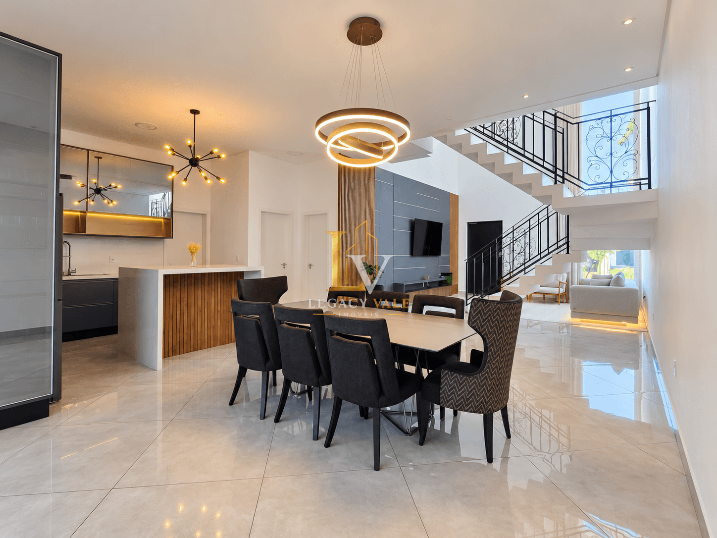 SOBRADO ALTO PADRÃO - RESIDENCIAL OUROVILLE, TAUBATÉ - 275M²