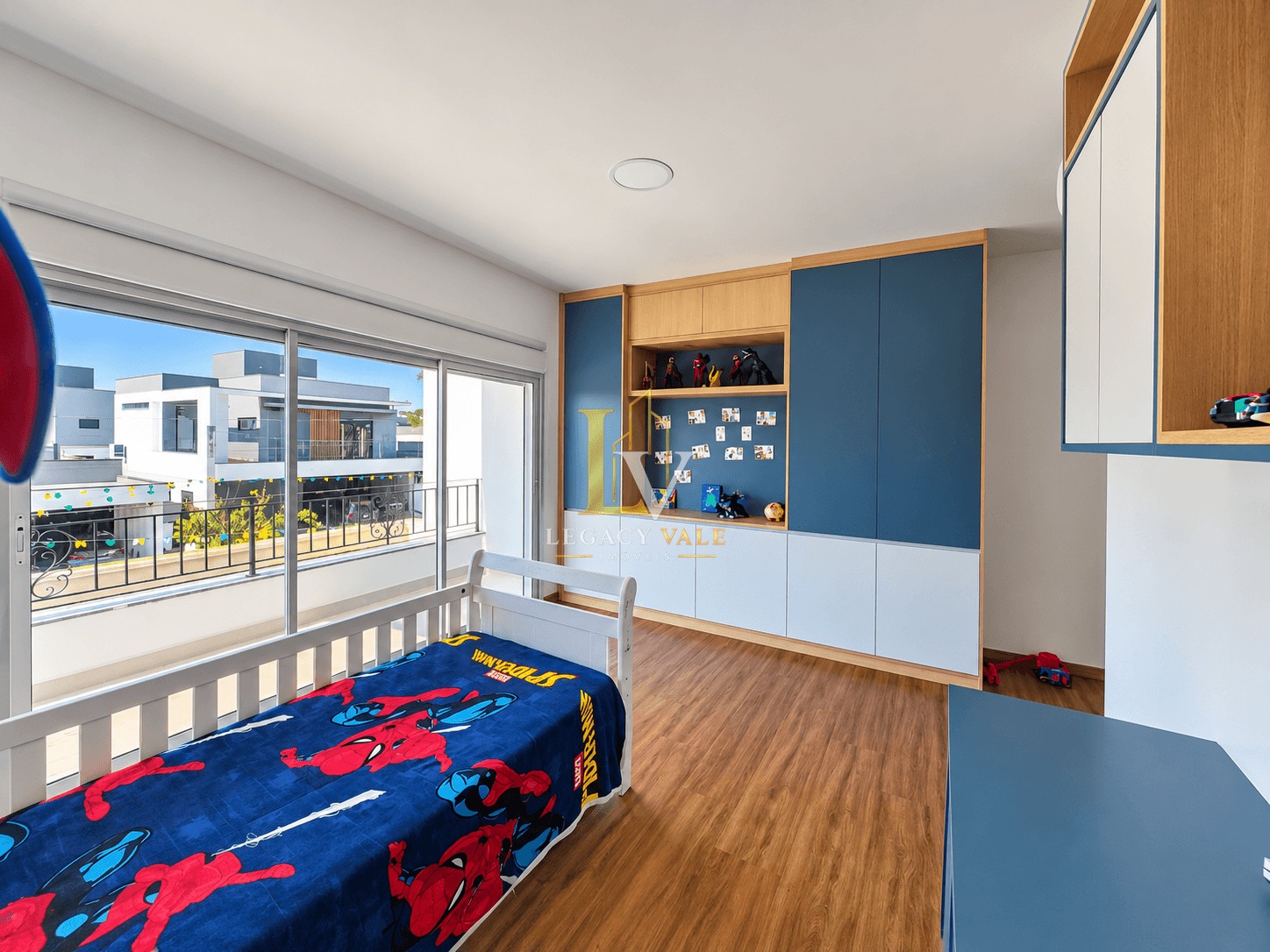 SOBRADO ALTO PADRÃO - RESIDENCIAL OUROVILLE, TAUBATÉ - 275M²