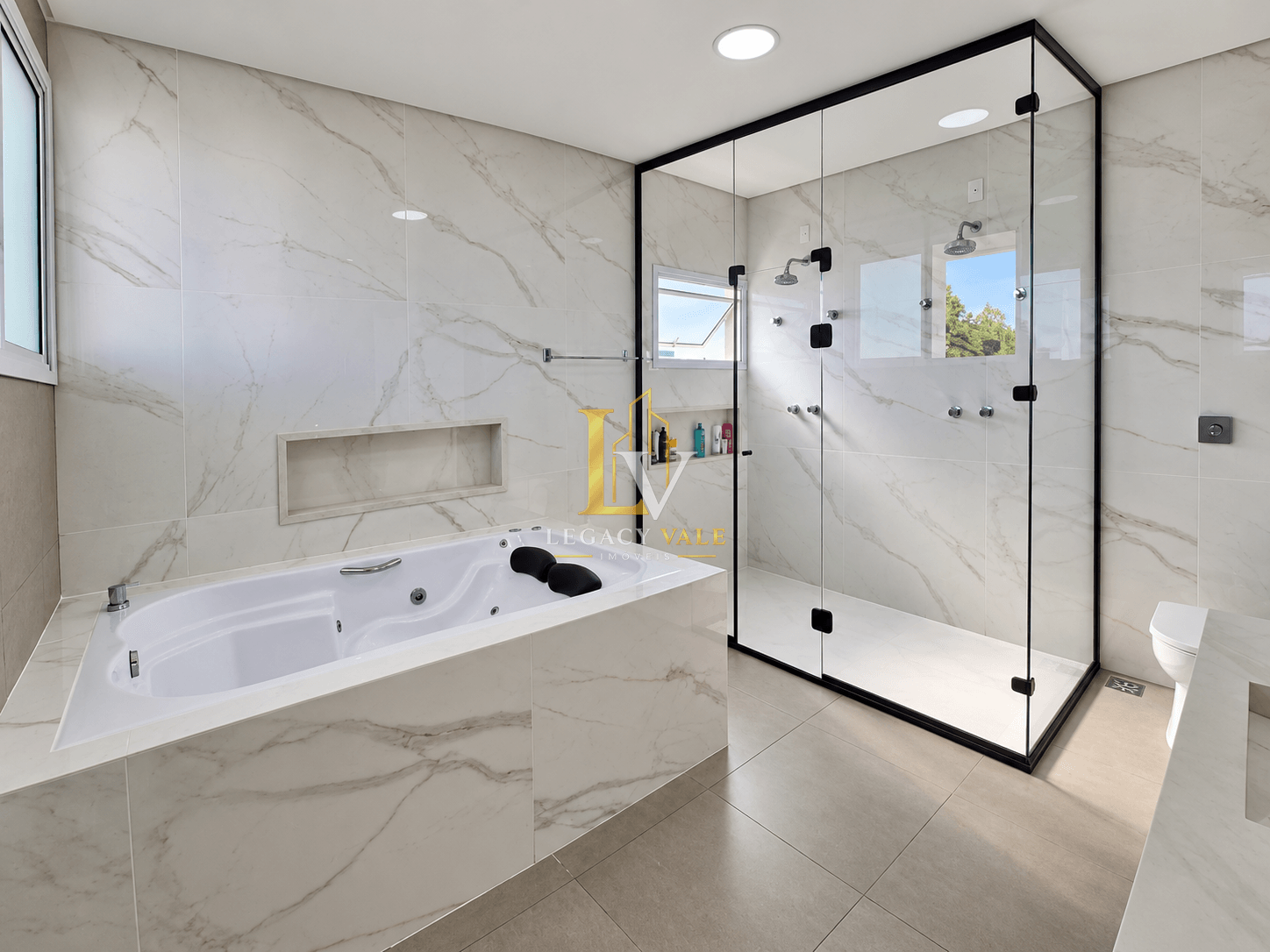 SOBRADO ALTO PADRÃO - RESIDENCIAL OUROVILLE, TAUBATÉ - 275M²