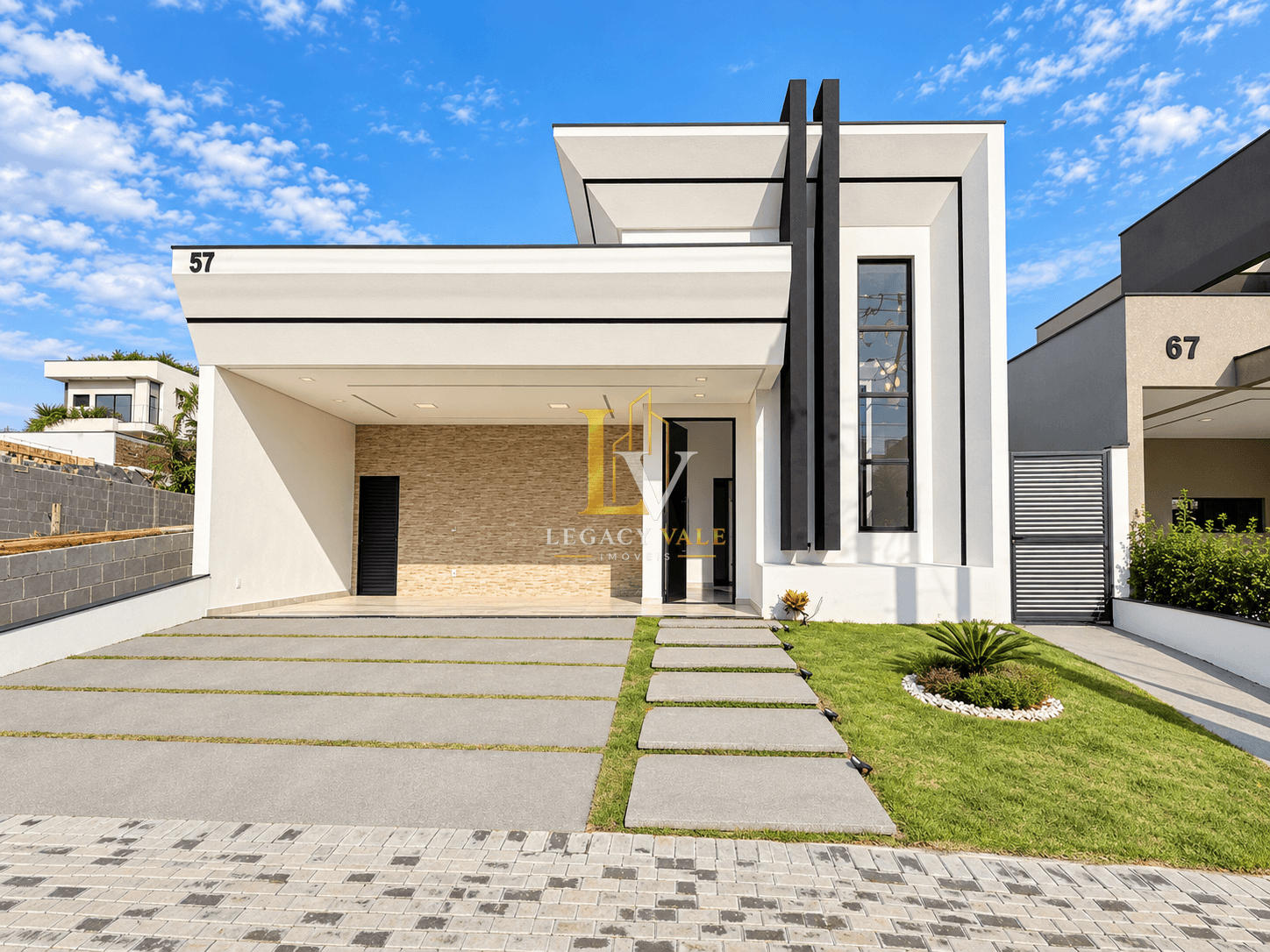 CASA EM CONDOMÍNIO SANTA MÔNICA - RESIDENCIAL COLINAS - CAÇAPAVA - 183M²