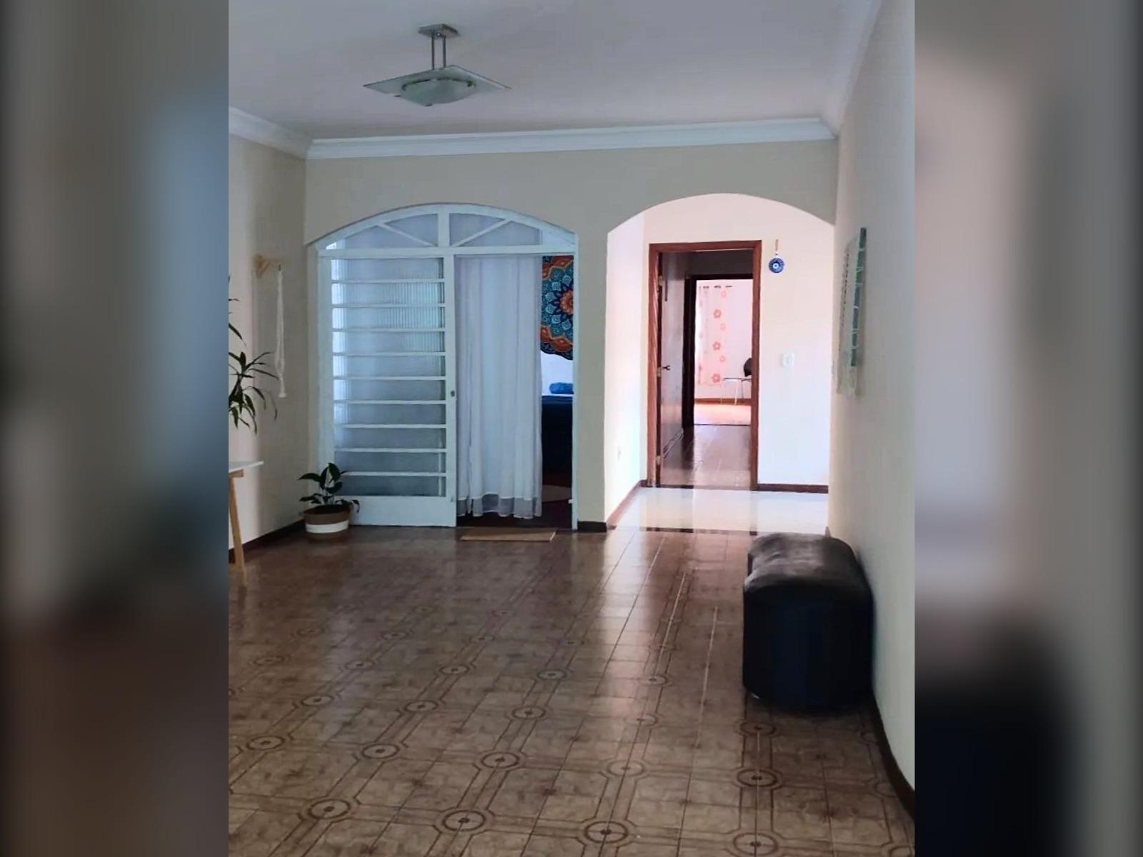 CASA NO JARDIM DAS NAÇÕES - TAUBATÉ - 244M²