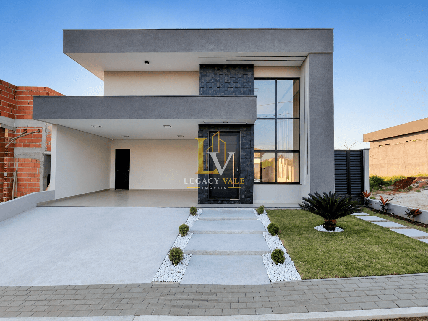 CASA TÉRREA PARA ALUGAR EM CONDOMÍNIO SANTA MÔNICA - CAÇAPAVA - 178M²