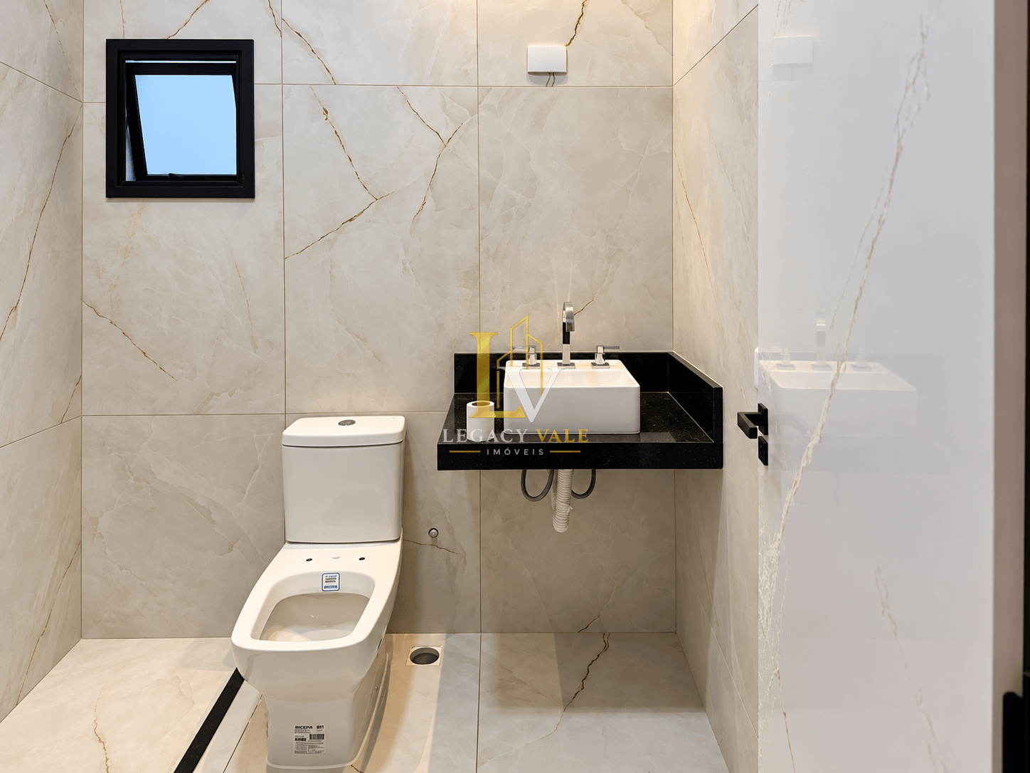 CASA A VENDA - CONDOMÍNIO TECOARA - 171m2