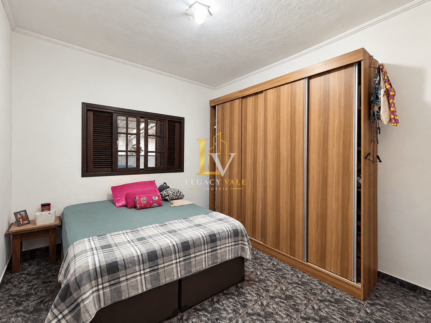 CASA NO PARQUE SENHOR DO BONFIM - TAUBATÉ - 198M² - TERRENO 640M²