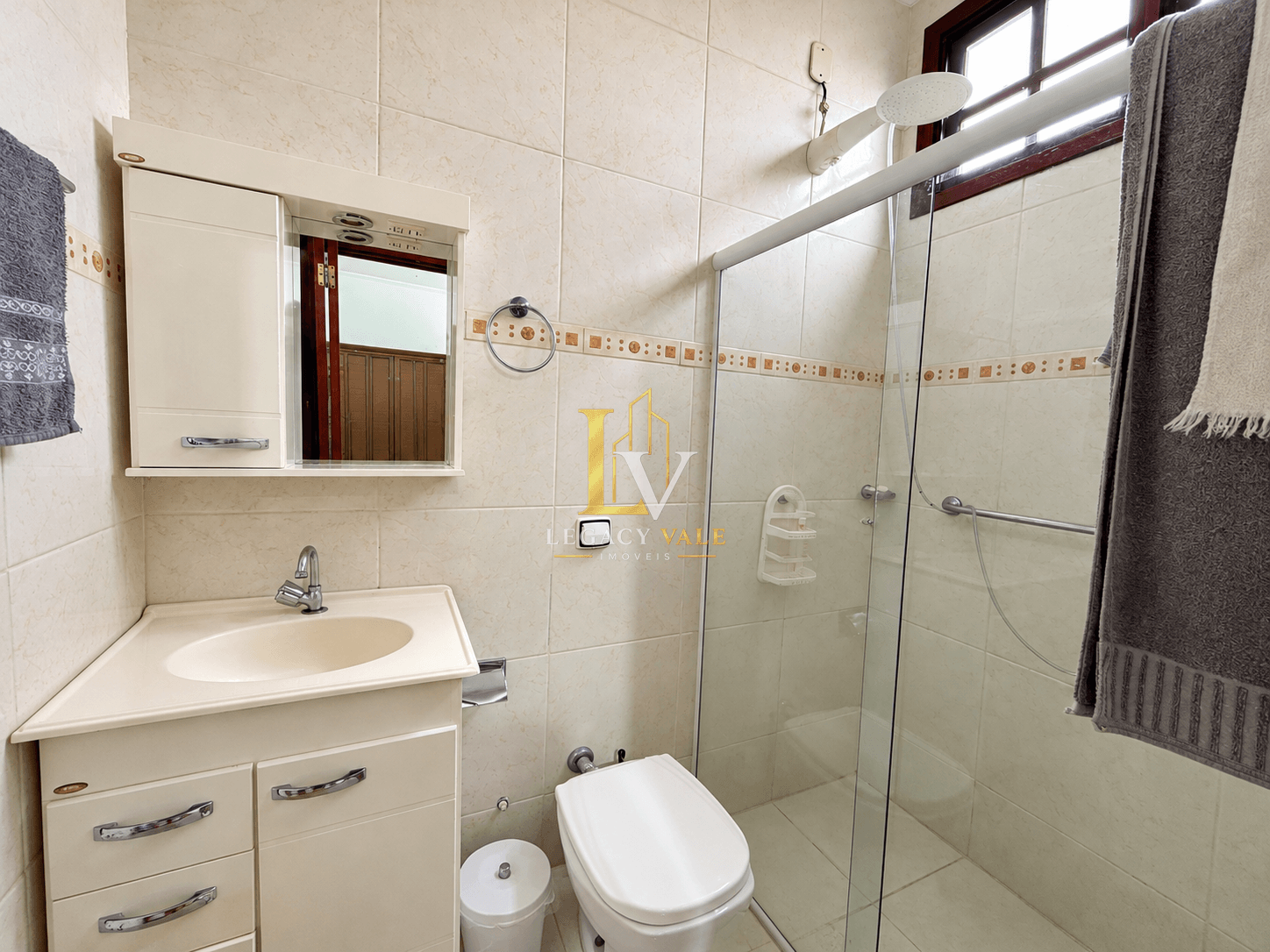 CASA NO PARQUE SENHOR DO BONFIM - TAUBATÉ - 198M² - TERRENO 640M²