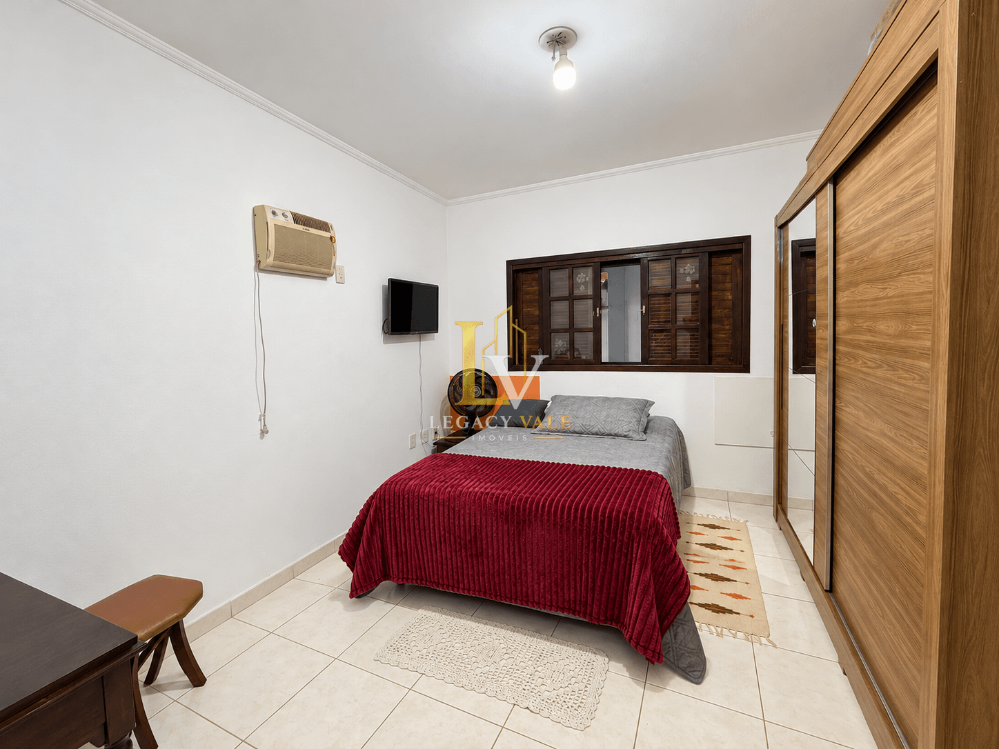 CASA NO PARQUE SENHOR DO BONFIM - TAUBATÉ - 198M² - TERRENO 640M²